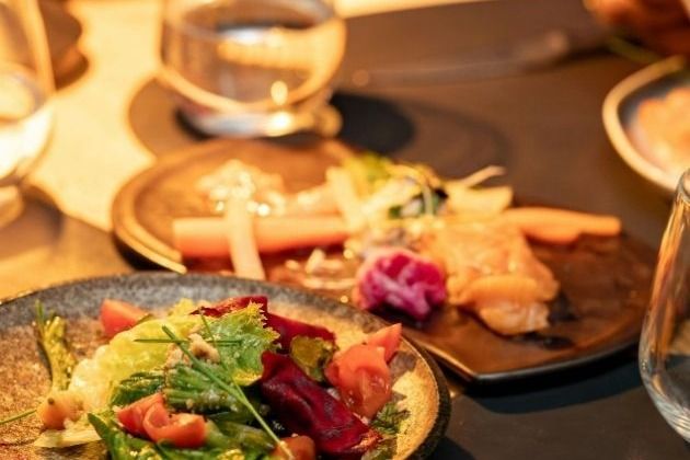 How to Plan an Airbnb Dinner Party with a Private Chef