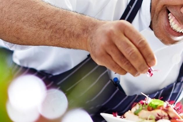Private Chef Brunch Experiences for Airbnb Guests: What to Expect and How to Book