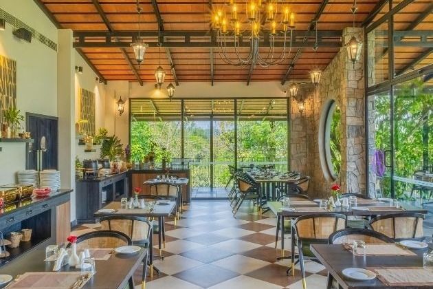 Private Chef vs Restaurant Dining in Fredericksburg: What Hosts Prefer (2026 Guide)