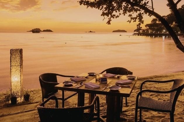 Private Chef vs Restaurant Dining in Austin: What Hosts Prefer (2026 Guide)