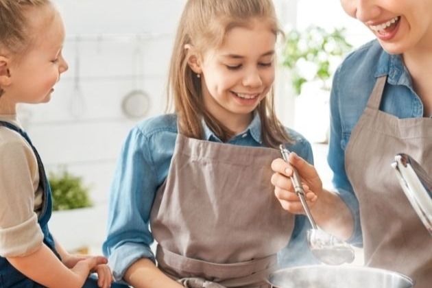 How Parents with Young Kids Can Still Host Dinner