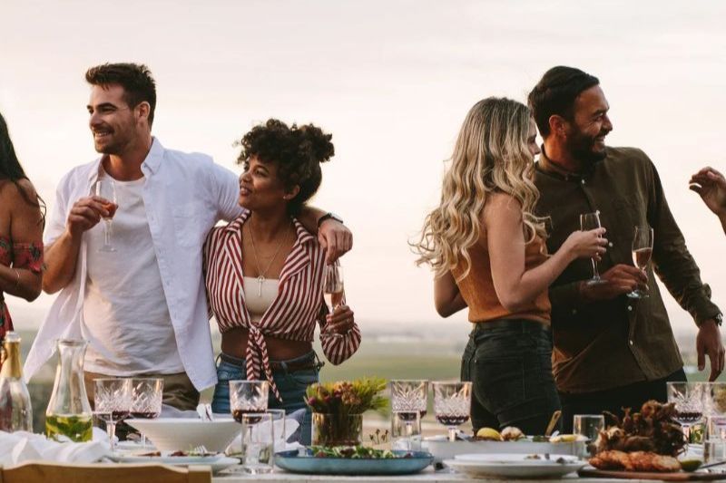 Beach & Lake House Dinner Ideas: 12 Menus for Your Vacation Rental (2026)