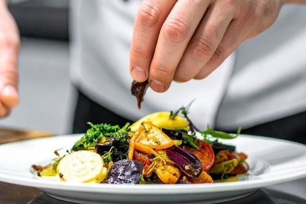 Private Chef vs Catering in New Braunfels: Which Is Better for Home Parties? (2026 Guide)