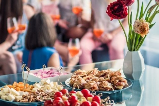 How to Plan a Miami Bachelorette Party Dinner at Your Airbnb
