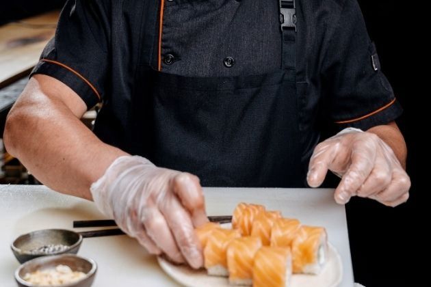 Private Chef vs Restaurant Dining in New Braunfels: What Hosts Prefer (2026 Guide)